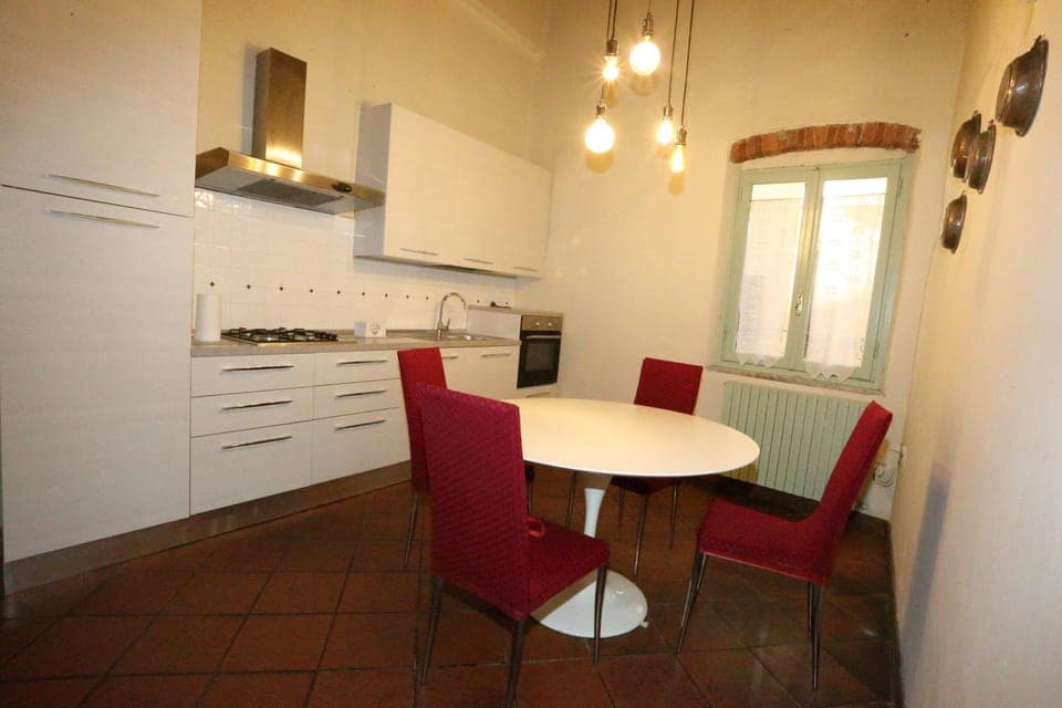 Kitchen or kitchenette, Dining area, stove