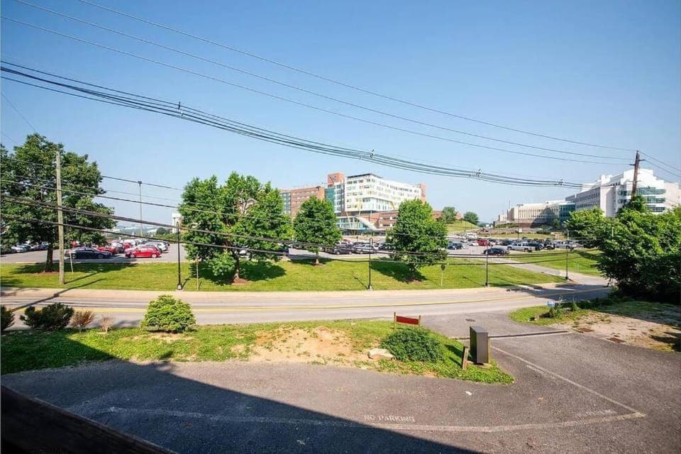 5 Min Walk to WVU Hosp Stadium Apartment in Morgantown
