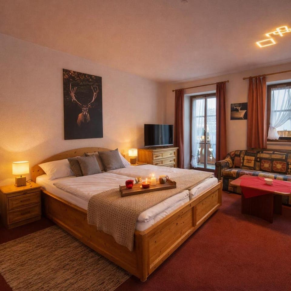 Bed, TV and multimedia, Living room, Bedroom