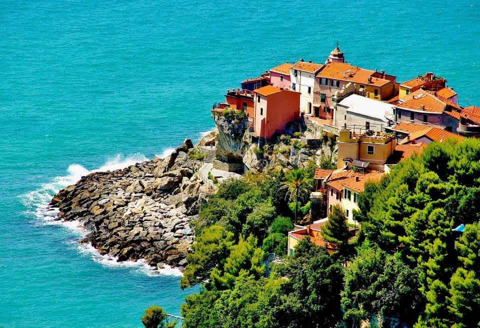 Nearby landmark, Natural landscape