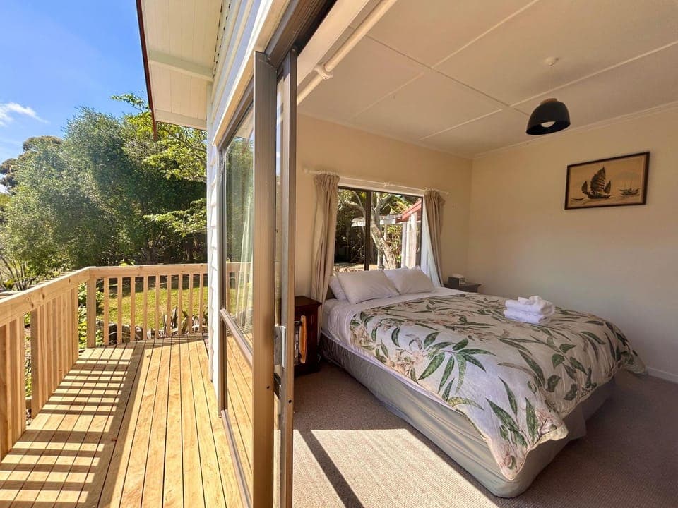 Bed, Balcony/Terrace, Garden view