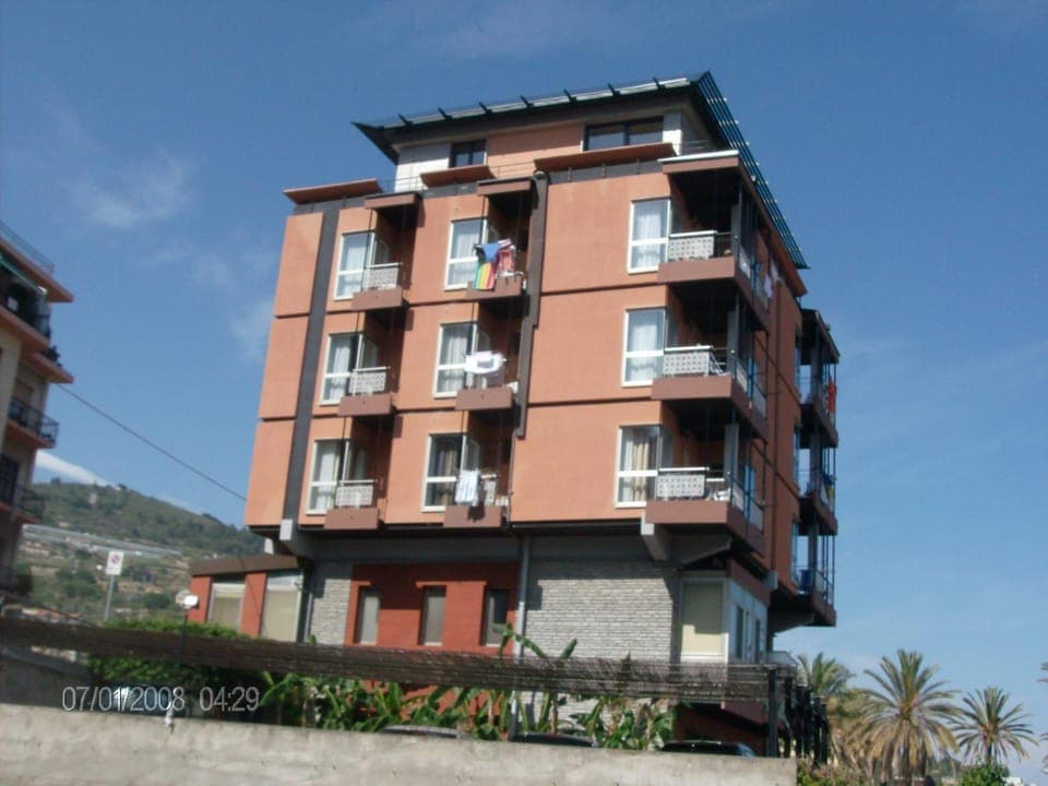 Property building, Day