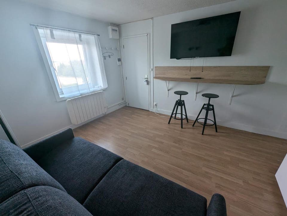 TV and multimedia, Living room, Seating area