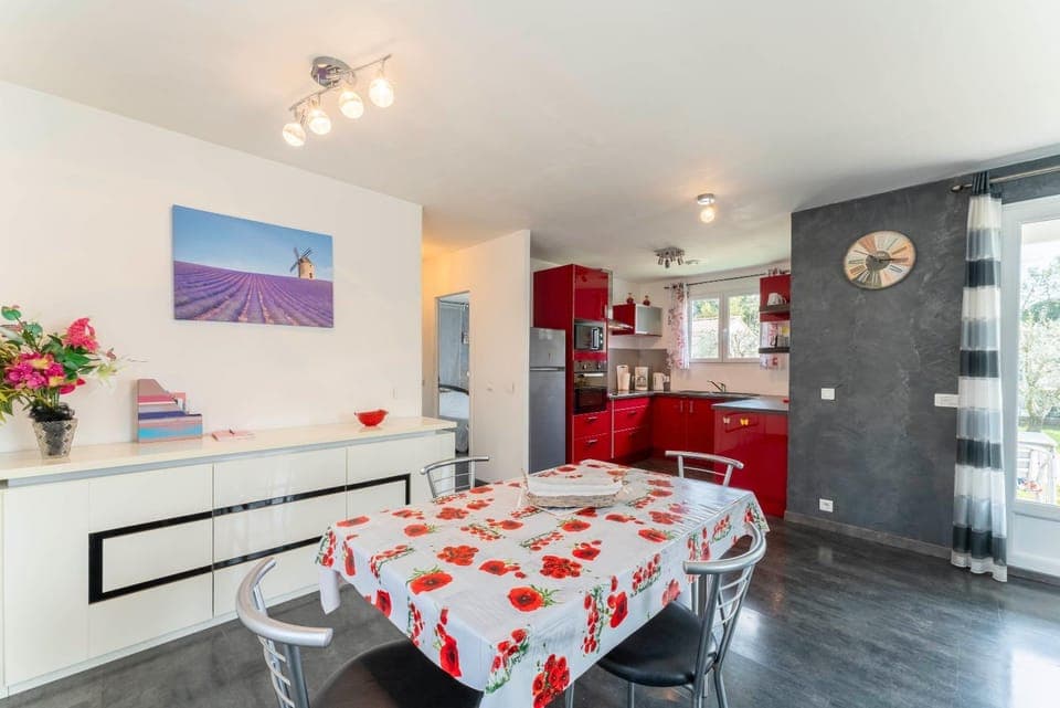 Property building, Kitchen or kitchenette, Living room