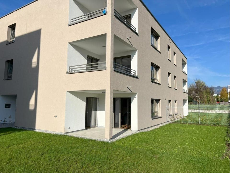 Property building, Garden, Balcony/Terrace, Garden view