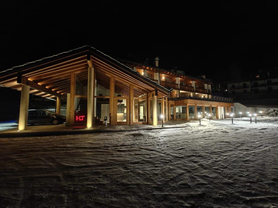 Property building, Night