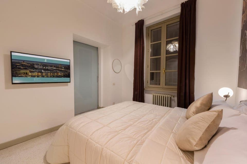 Bed, TV and multimedia, Photo of the whole room, Bedroom, internet