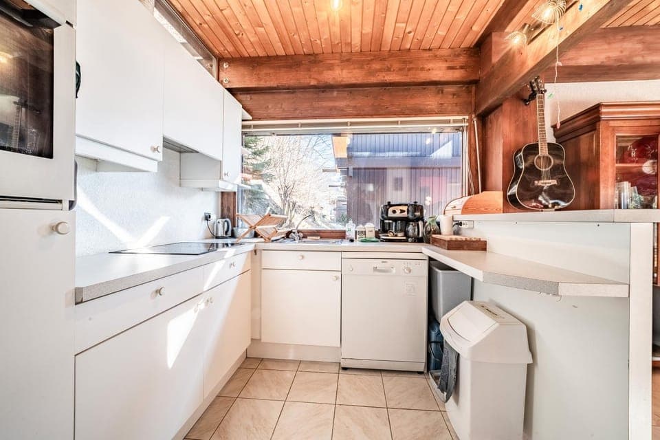 Kitchen or kitchenette, Living room