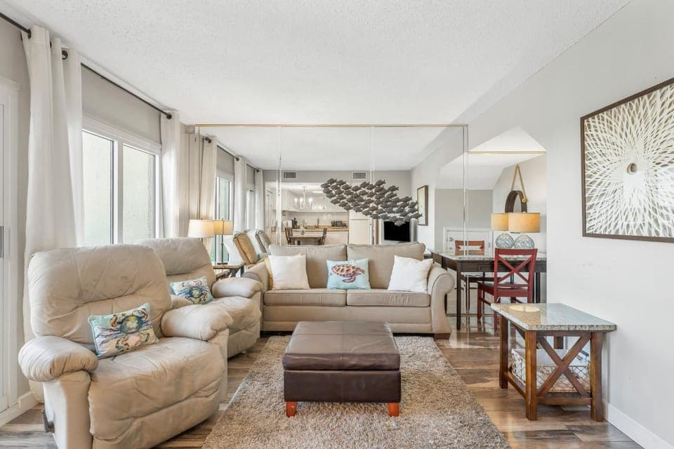 Living room, Seating area