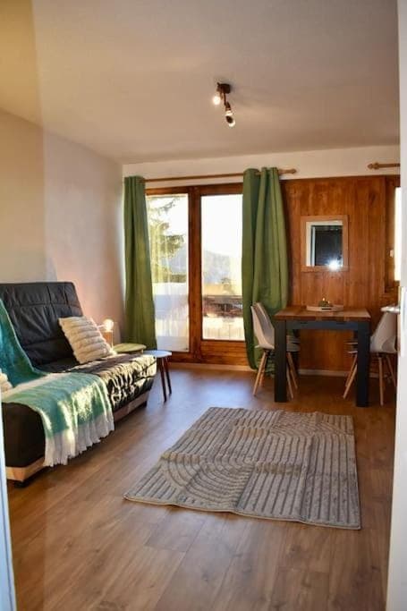 Living room, Photo of the whole room, Seating area, Dining area