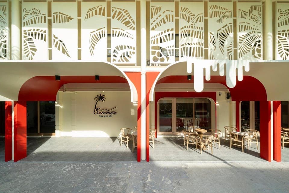 Restaurant/places to eat, Day, Balcony/Terrace