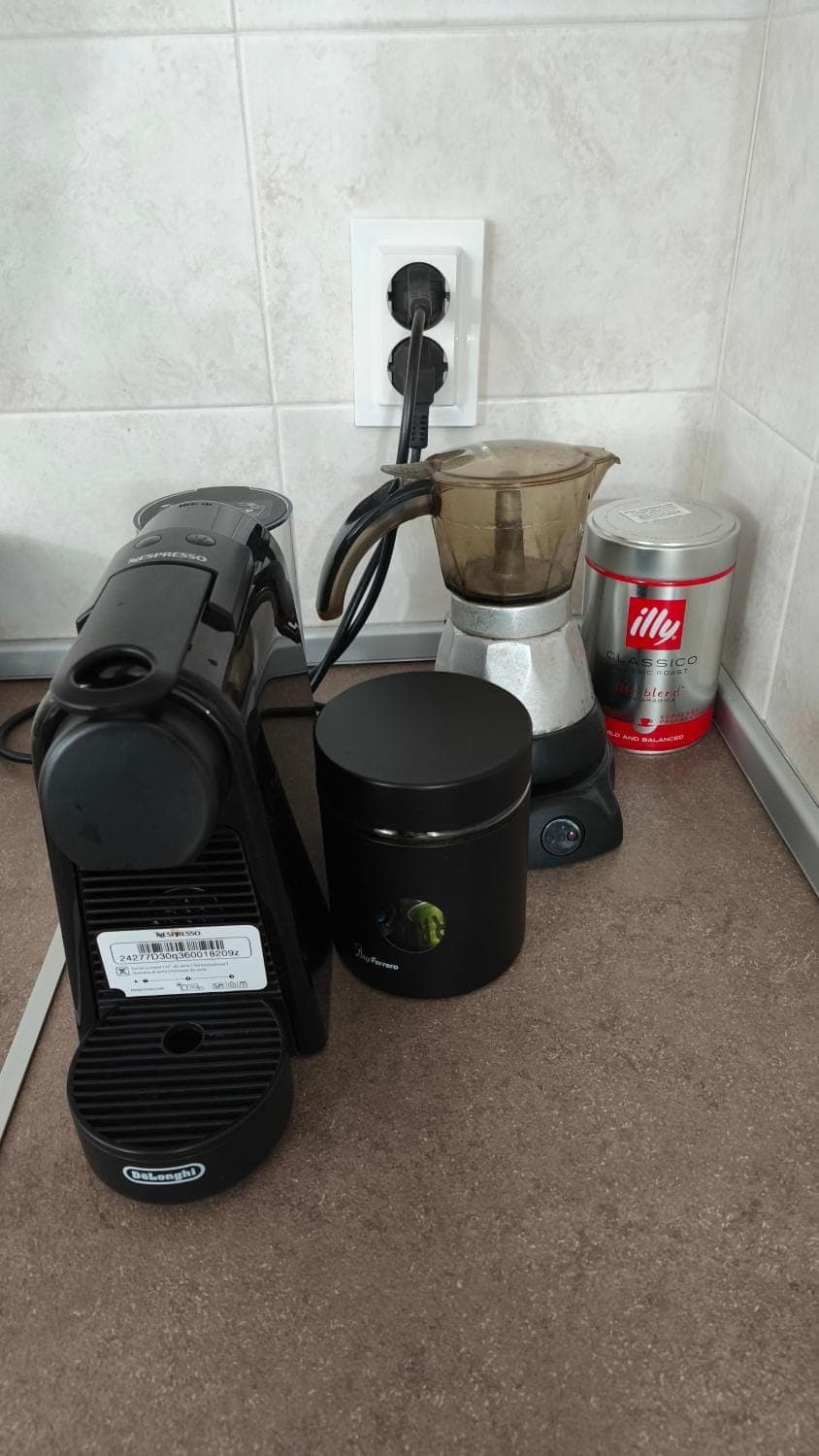 Coffee/tea facilities, kitchen