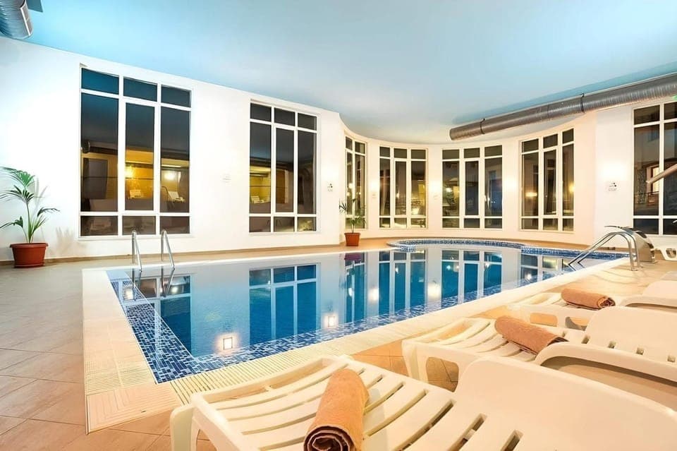 Swimming pool, Swimming pool, sunbed