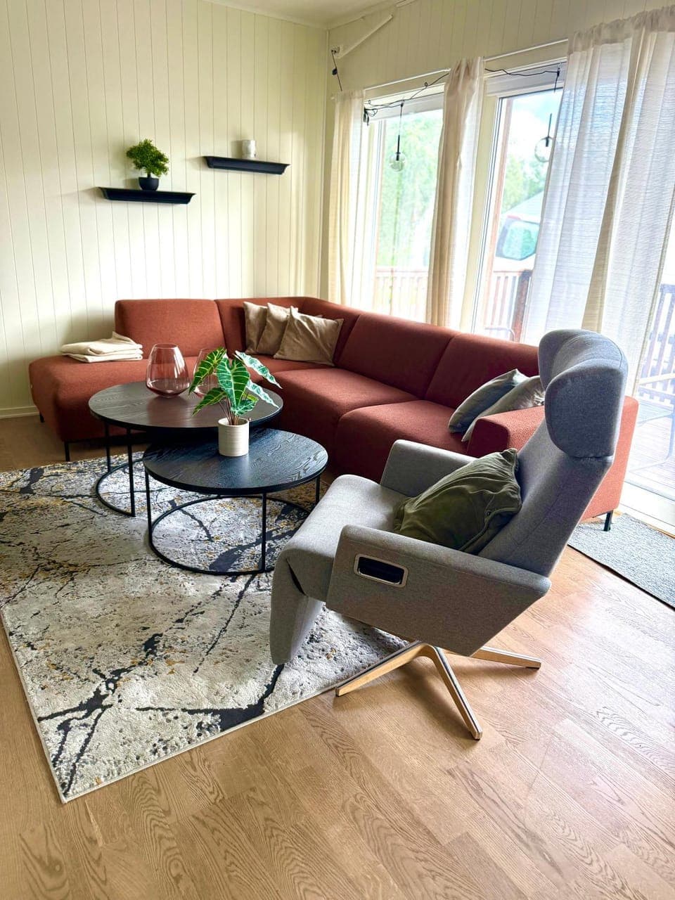 Living room, Seating area