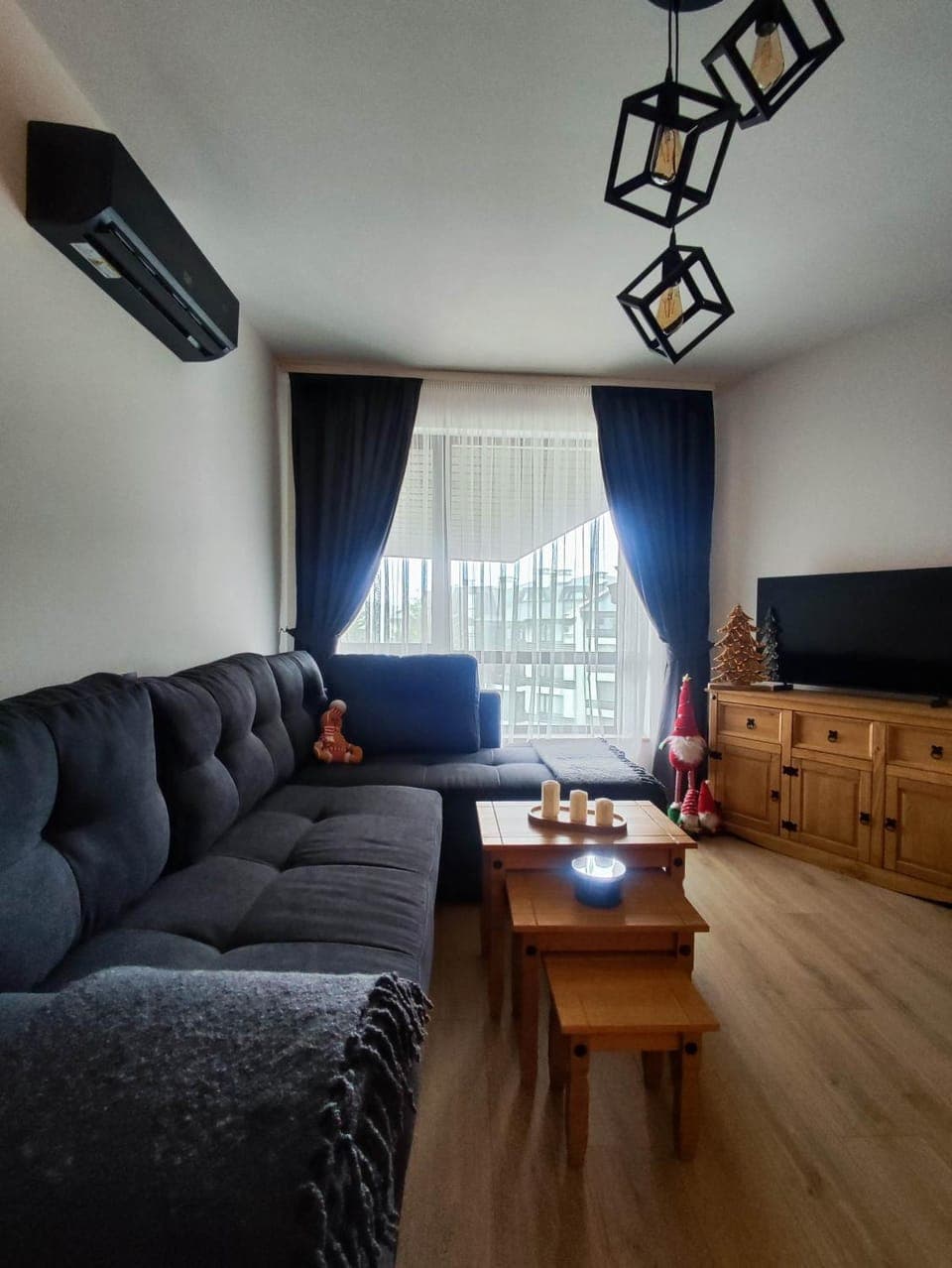 Communal lounge/ TV room, TV and multimedia, Living room, Seating area, Evening entertainment