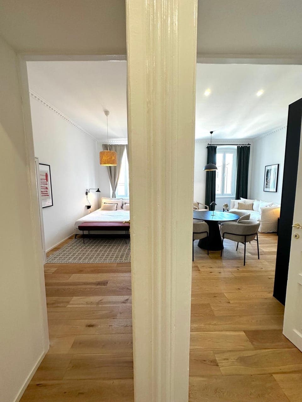 Bed, Living room, Photo of the whole room, Seating area, Bedroom