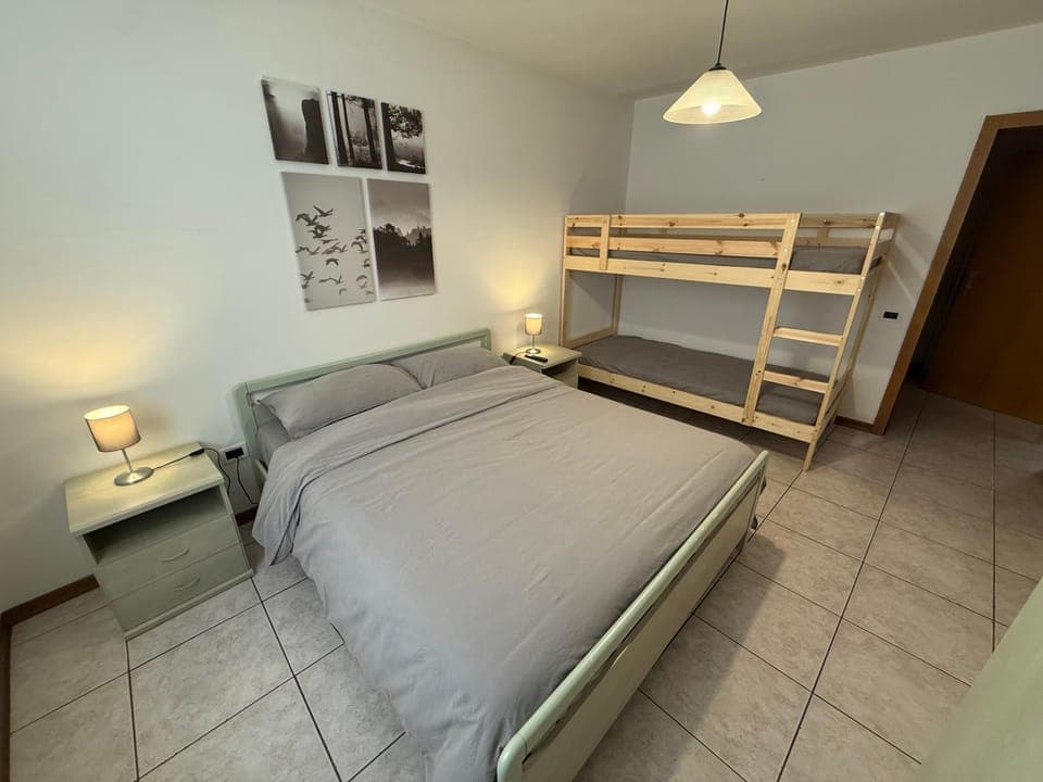 Bed, Bedroom, bunk bed, heating