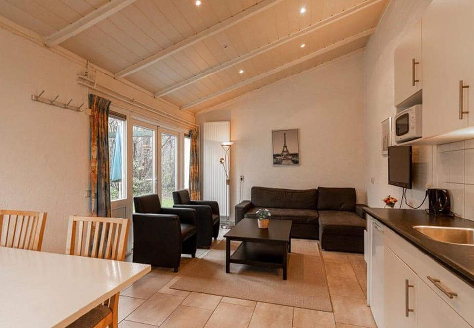 Communal lounge/ TV room, Living room