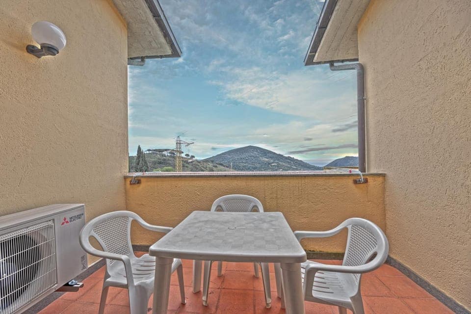 Day, Natural landscape, View (from property/room), Balcony/Terrace, Dining area, Mountain view