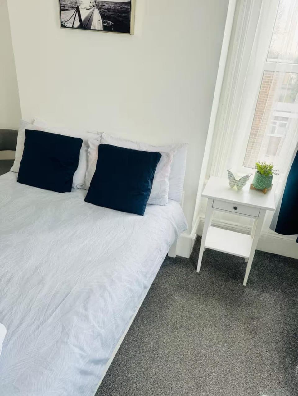 Bed, Photo of the whole room