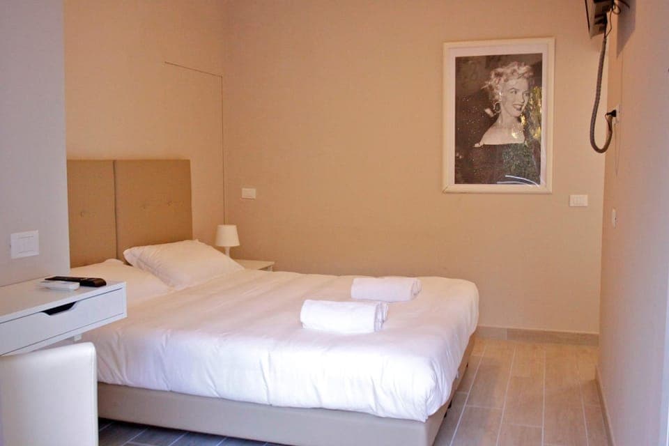 Bed, Photo of the whole room