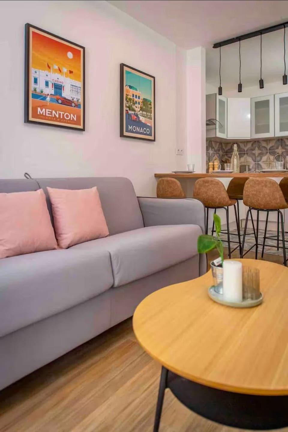 Kitchen or kitchenette, Living room, Seating area, Dining area