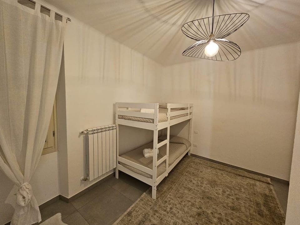 Bed, Photo of the whole room, Bedroom, bunk bed, hair dresser