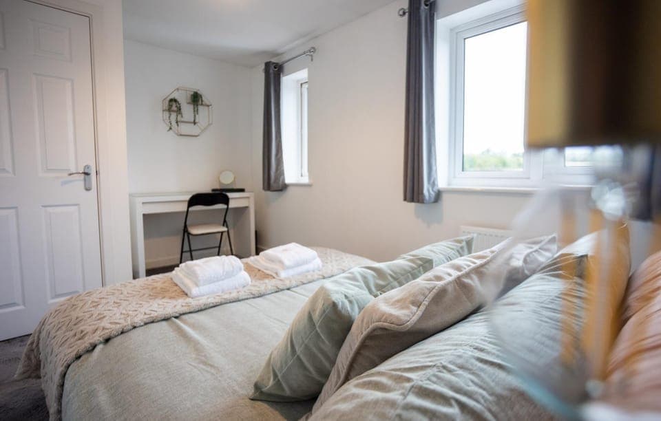 Bedroom, heating, wardrobe