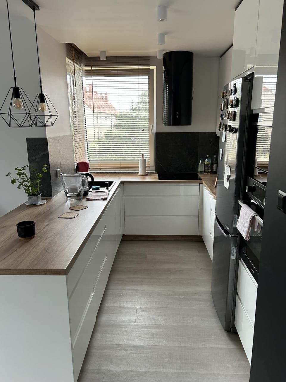 Kitchen or kitchenette, dishwasher, oven, pet friendly