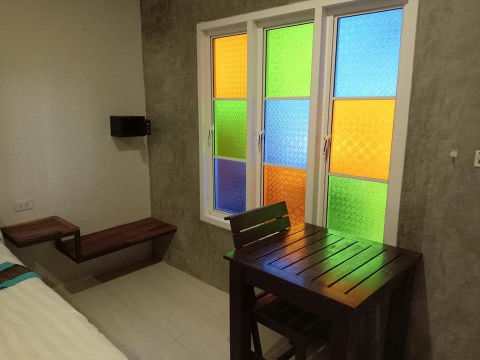 Living room, Photo of the whole room, Seating area, Bedroom