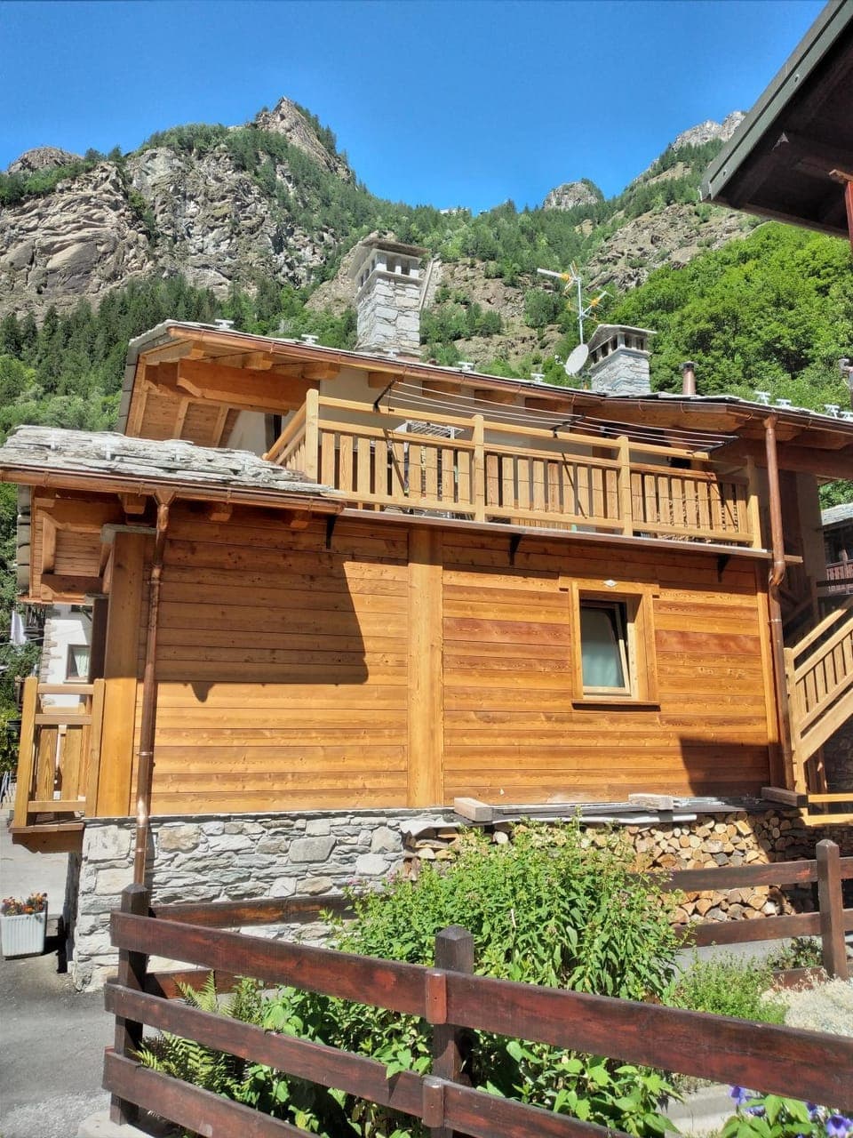 Property building, Living room