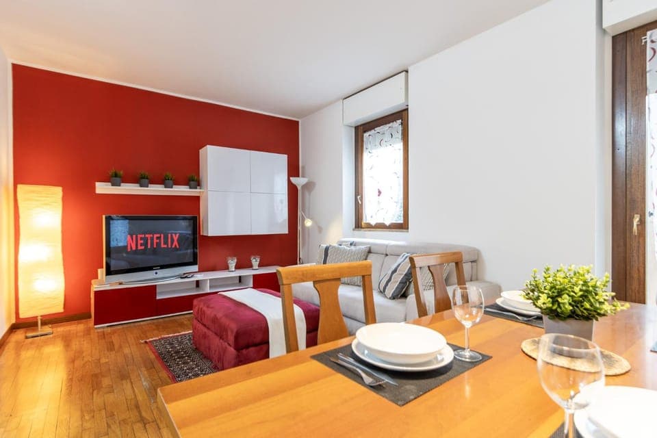 TV and multimedia, Living room, Dining area, Lunch