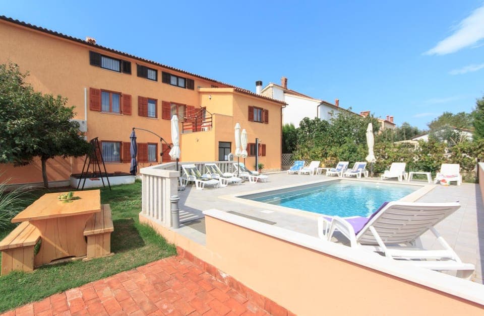 Garden, Swimming pool, Swimming pool