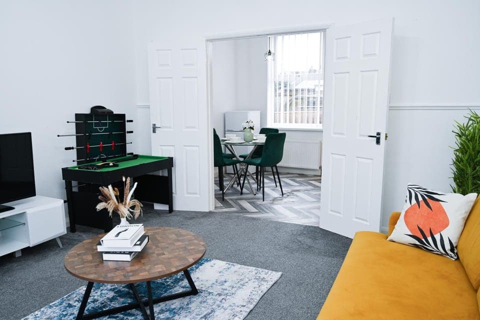 TV and multimedia, Living room, Seating area, Dining area, Evening entertainment