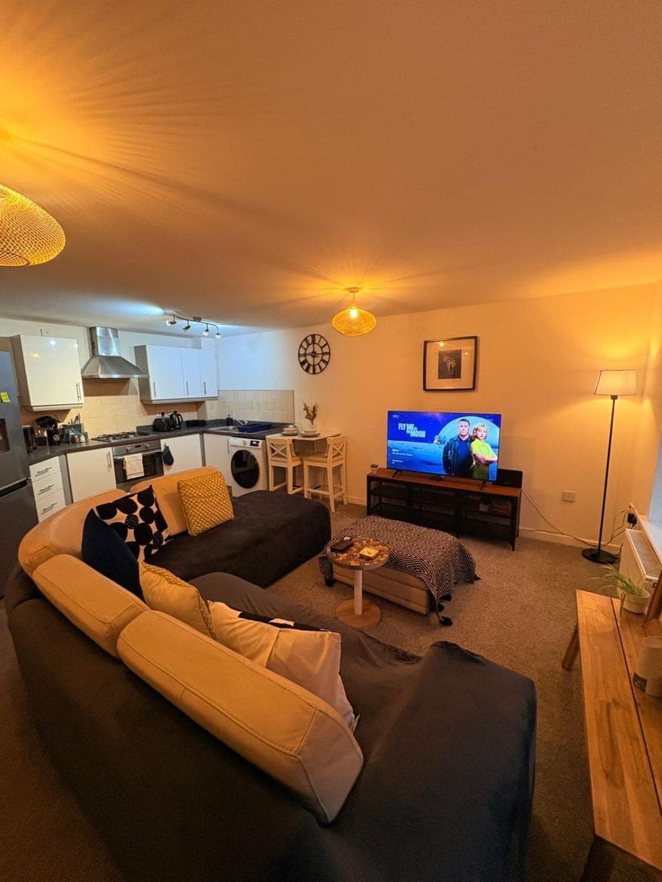 Communal lounge/ TV room