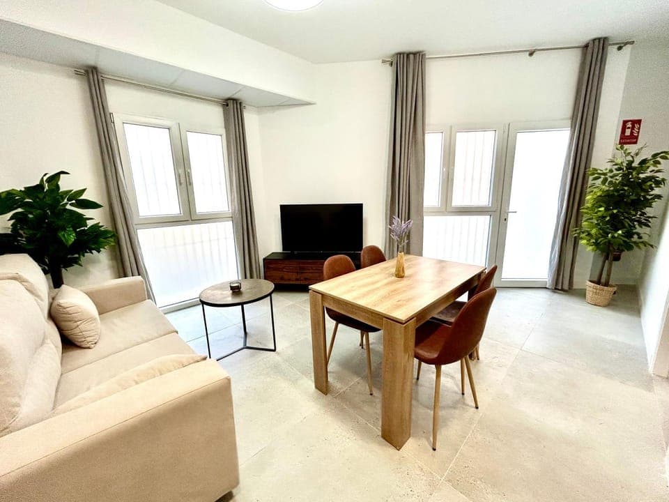 TV and multimedia, Living room, Seating area, Dining area, Evening entertainment