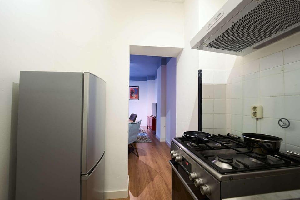 Kitchen or kitchenette, oven