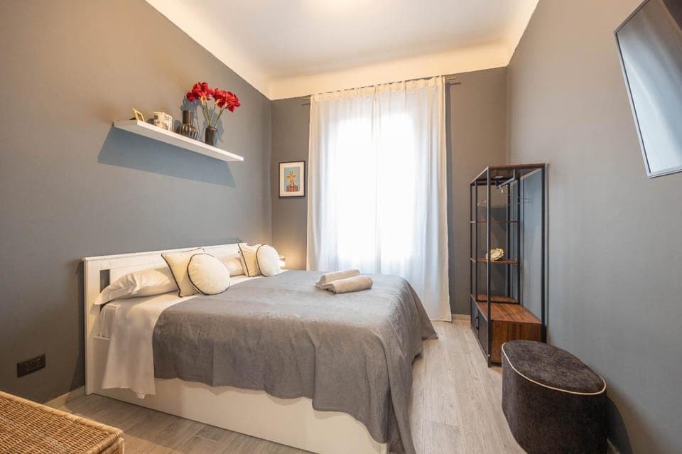 Communal lounge/ TV room, Bed, Photo of the whole room, Bedroom, wardrobe