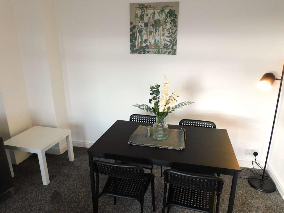 4 Bedroom Newly Refurbished Home in East Kilbride House in East Kilbride