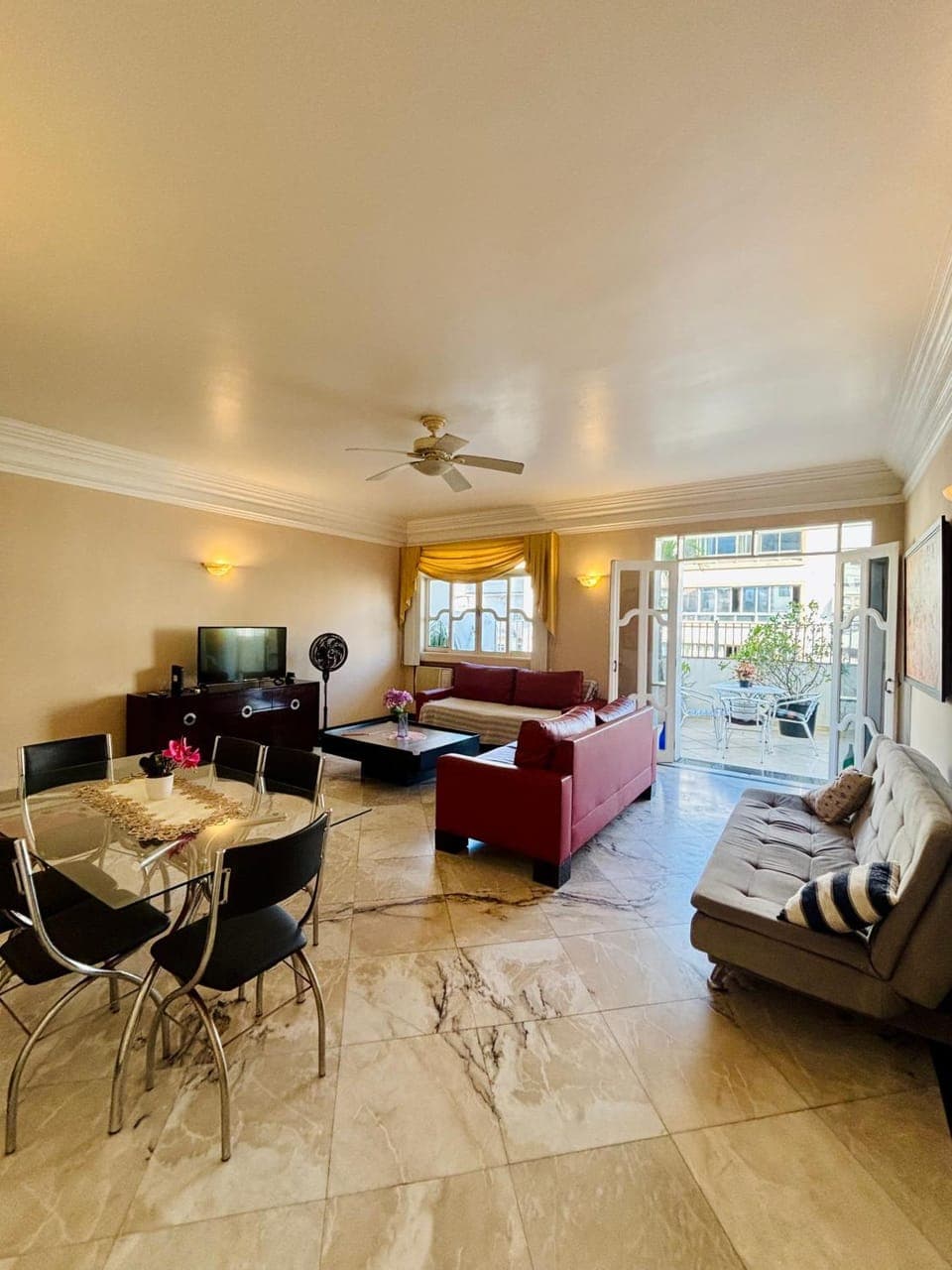 Living room, Dining area