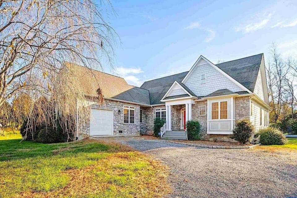 Stoney Creek Cottage Minutes to Wintergreen Country House in Nellysford