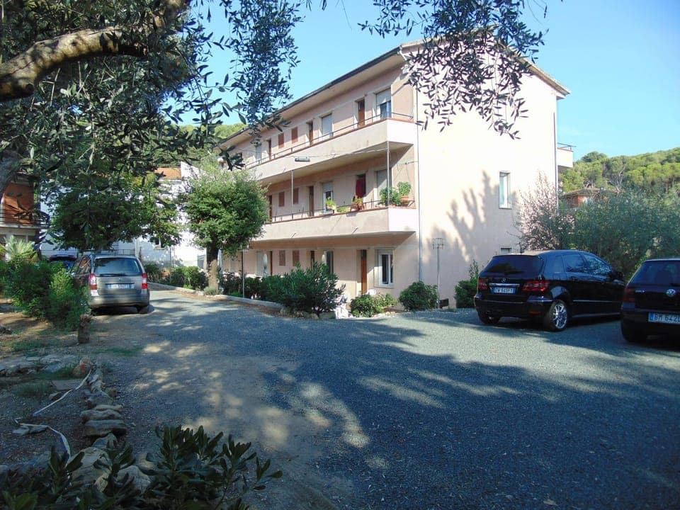 Property building, Facade/entrance, Garden view