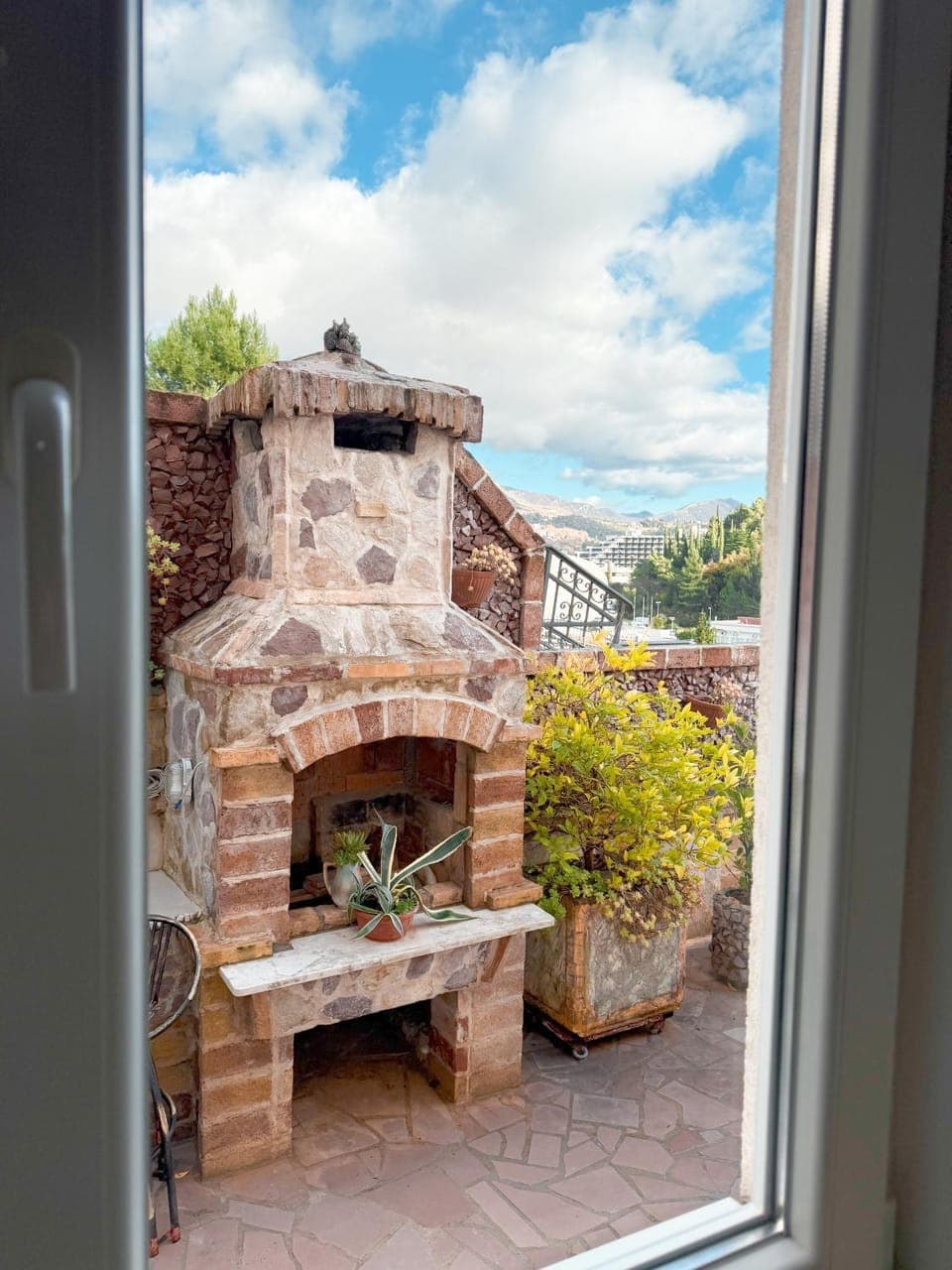 Property building, Patio, Day, BBQ facilities, View (from property/room), Balcony/Terrace