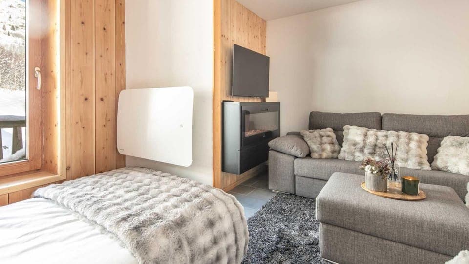 Communal lounge/ TV room, Living room