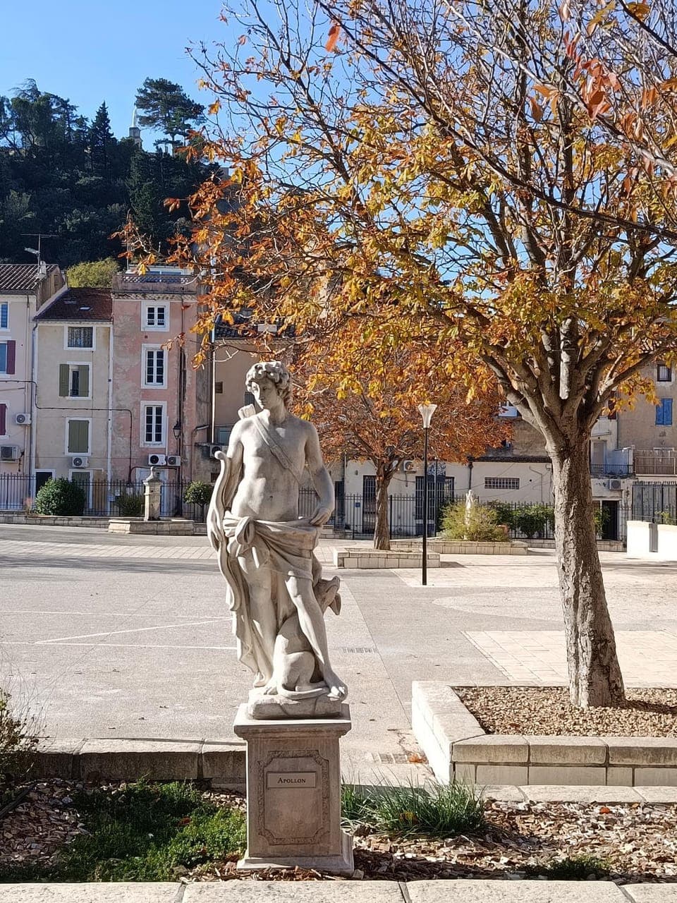 Nearby landmark, Spring, Day