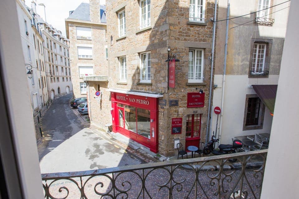 Facade/entrance, Facade/entrance