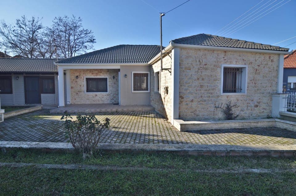 Property building, Day