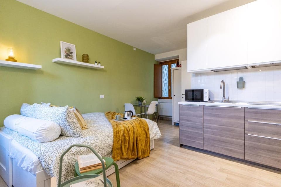 Bed, Living room, Photo of the whole room, Seating area, Bedroom