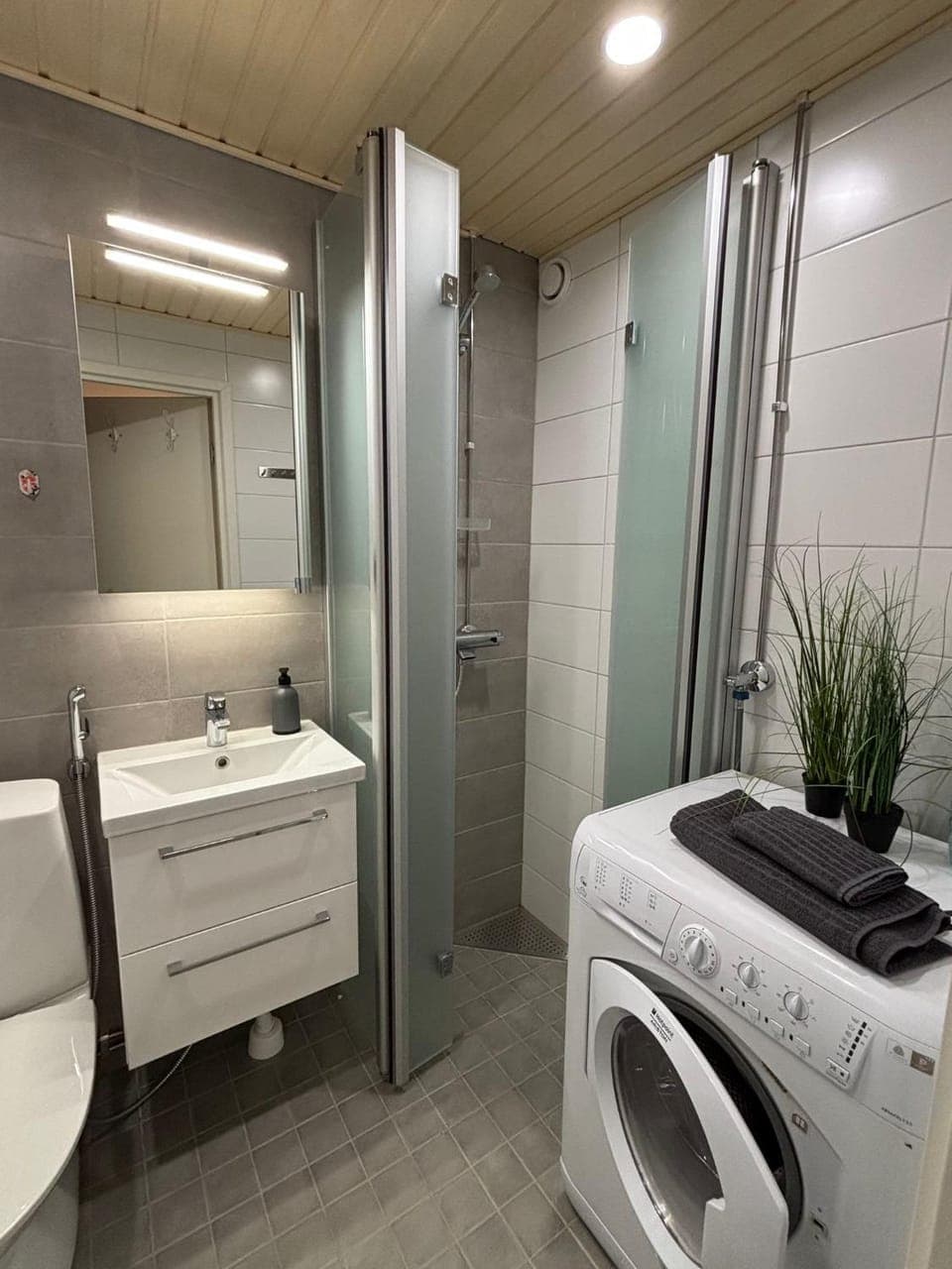 Shower, Bathroom, washing machine