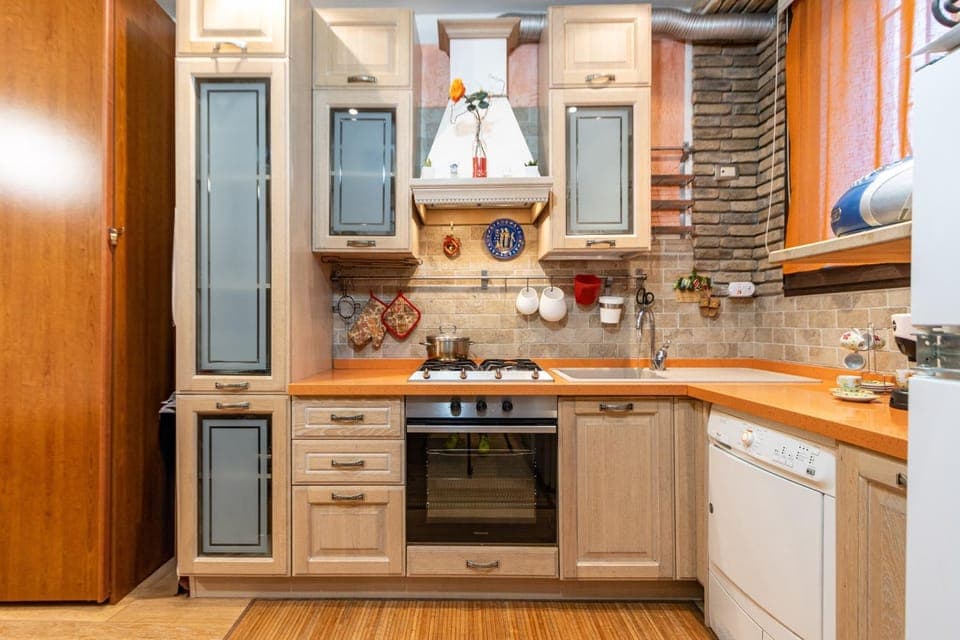 Kitchen or kitchenette, oven, stove